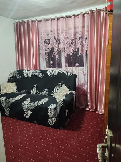 Apartament cu 4 camere semidecomandat în Central