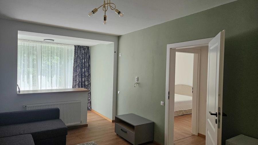 Apartament cu 2 camere semidecomandat în Pajura