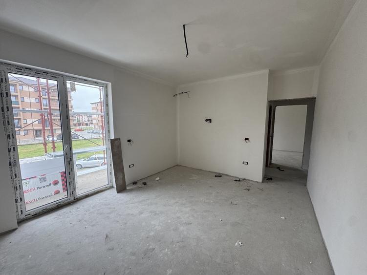 Apartament cu 2 camere decomandat în Giroc