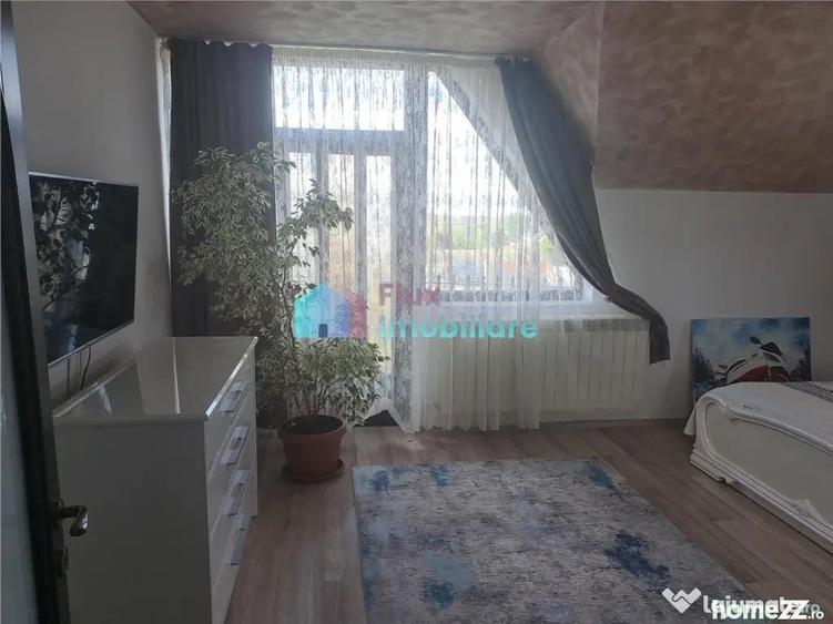 Casă cu 5 camere cu Teren 1600 Mp în Moara