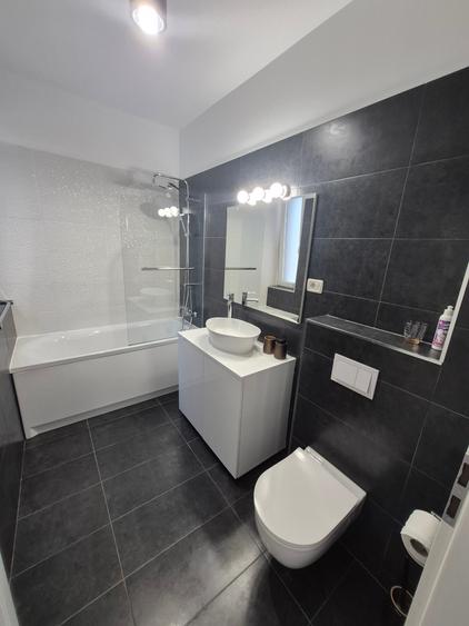 Apartament cu 2 camere decomandat în Girocului