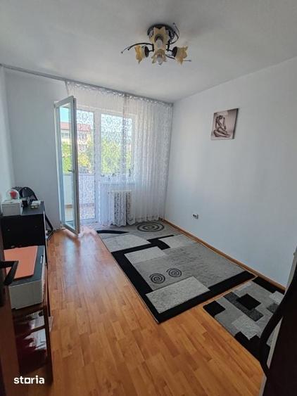 Apartament cu 4 camere decomandat în Gării