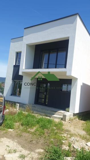 Casă cu 4 camere cu Teren 470 Mp în Săsar