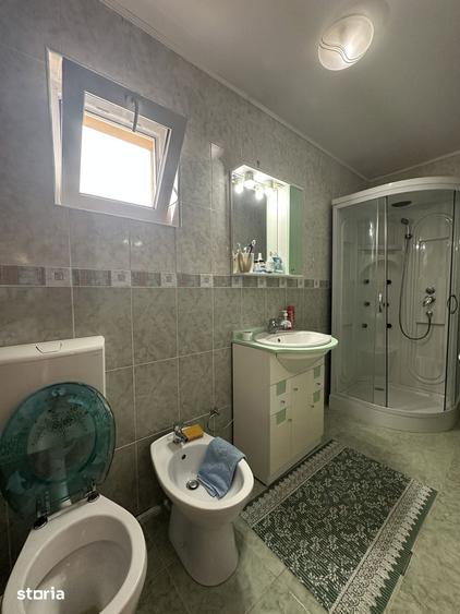 Casă cu 6 camere cu Teren 2250 Mp în Fulga