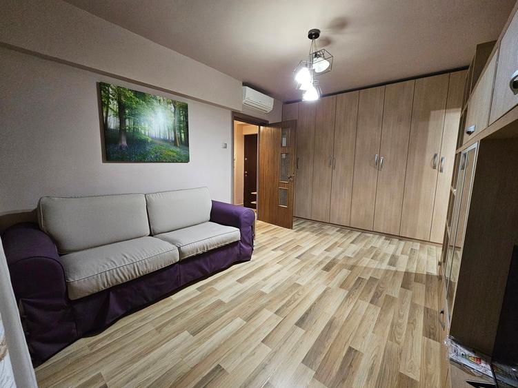 Apartament cu 2 camere semidecomandat în Lacul Tei