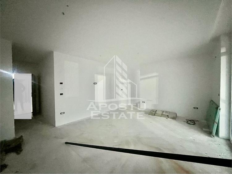 Apartament cu 2 camere semidecomandat în Aradului