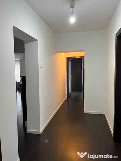 Apartament cu 4 camere decomandat în Spitalul Județean