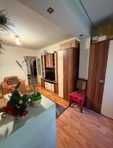 Apartament cu 2 camere decomandat în Exterior Vest