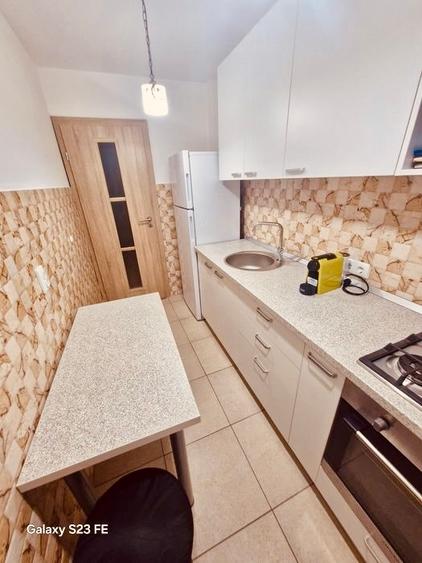 Apartament cu 2 camere semidecomandat, mobilat în P-ța Muncii