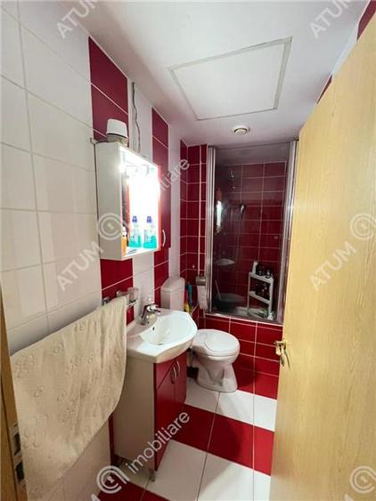 Casă individuală cu 5 camere cu Canalizare în Șelimbăr