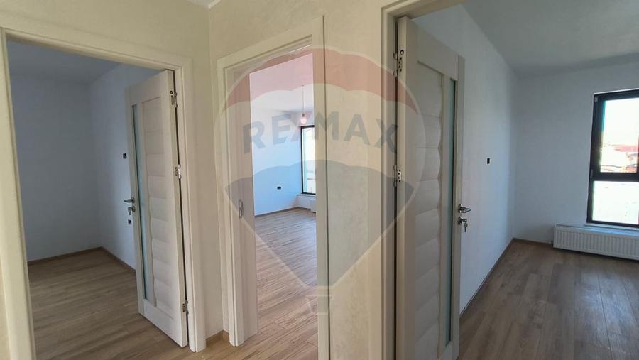 Casă cu 4 camere cu Teren 321 Mp în Port