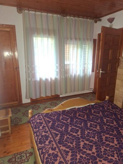 Casă cu 4 camere cu Teren 730 Mp în Izvoarele