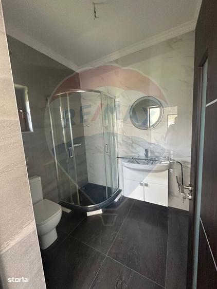 Casă cu 4 camere cu Teren 718 Mp în Central