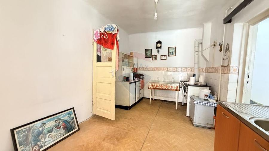 Casă cu 4 camere cu Teren 700 Mp în Vitrometan