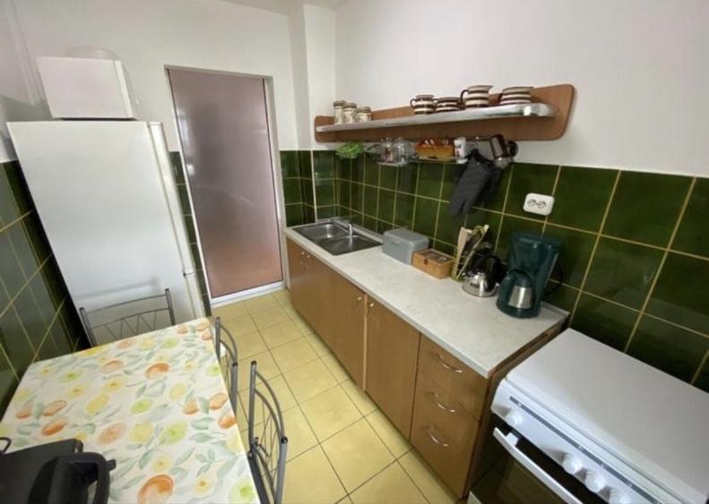 Apartament cu 3 camere decomandat în P-ța Maria