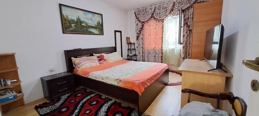 Casă individuală cu 8 camere cu Canalizare în Lunca Cetățuii