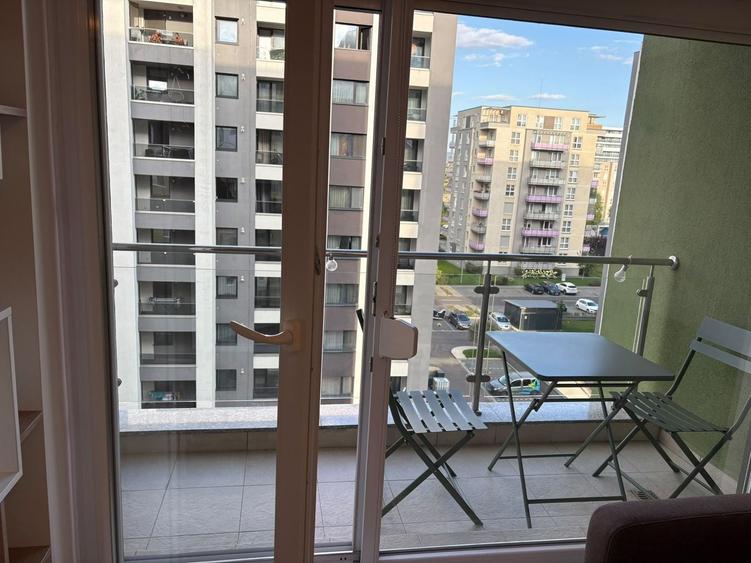 Apartament cu 2 camere decomandat, mobilat în Tractorul