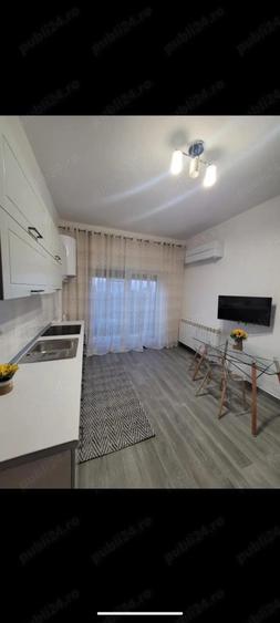 Garsonieră decomandată în Central
