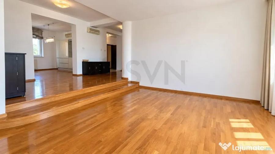 Apartament cu 4 camere decomandat în Central