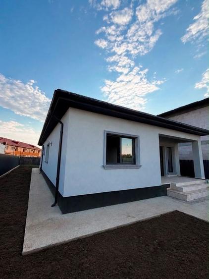 Casă cu 4 camere cu Teren 450 Mp în Cumpăna