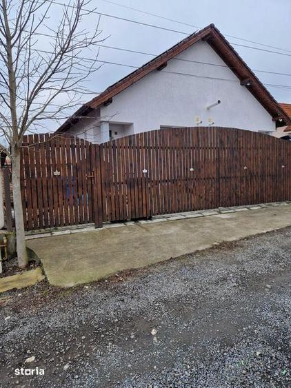 Casă cu 3 camere cu Teren 110 Mp în Livezeni