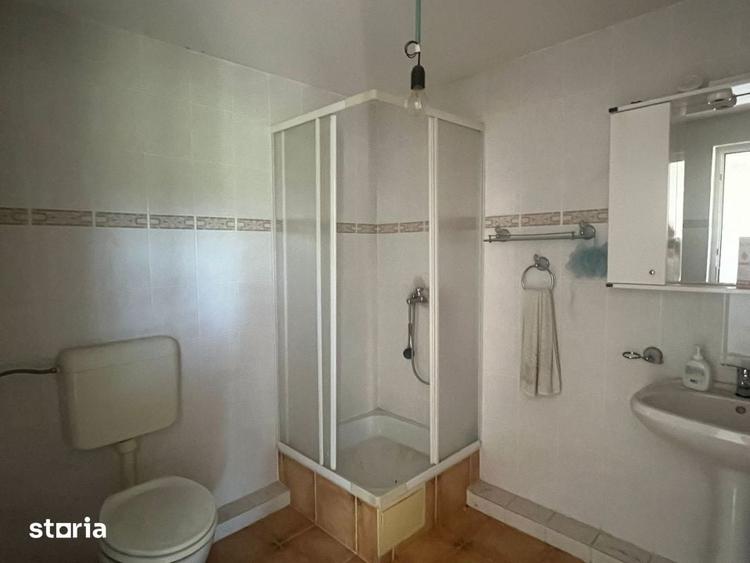 Casă cu 5 camere cu Teren 1200 Mp în Central