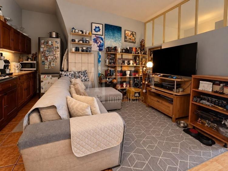 Apartament cu 3 camere semidecomandat în Central
