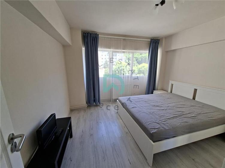 Apartament cu 3 camere decomandat în Răcădău