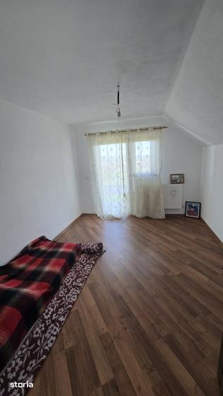Casă cu 4 camere cu Teren 2500 Mp în Mărgineni