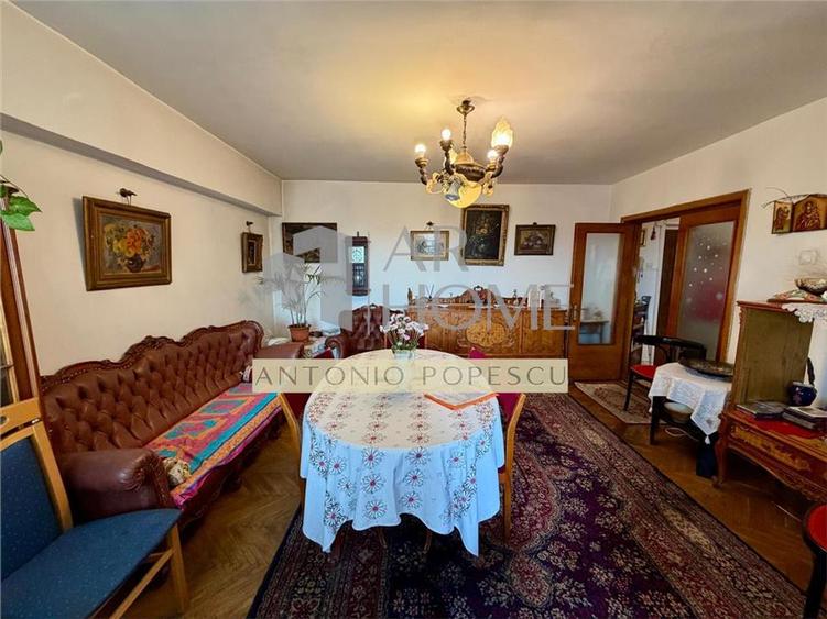 Apartament cu 4 camere decomandat în Ultracentral