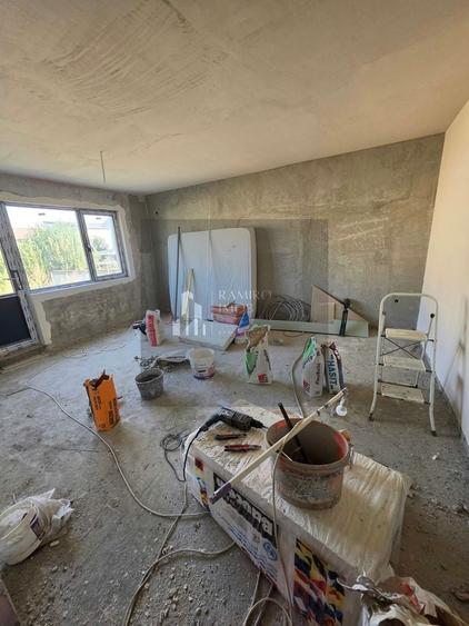 Casă individuală cu 4 camere cu Canalizare în Central
