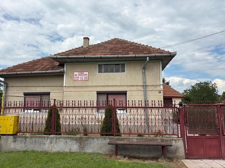 Casă cu 4 camere în Simeria