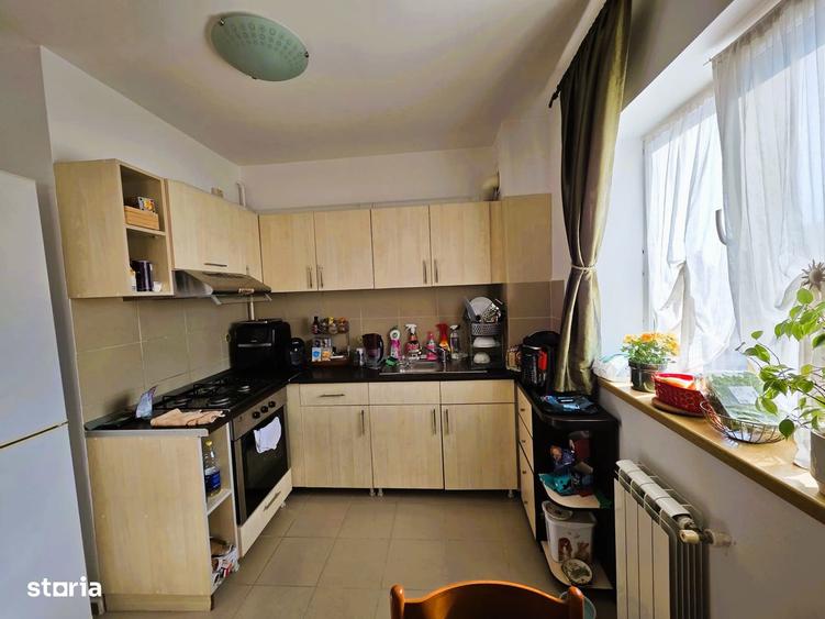 Apartament cu 3 camere în Tătărași
