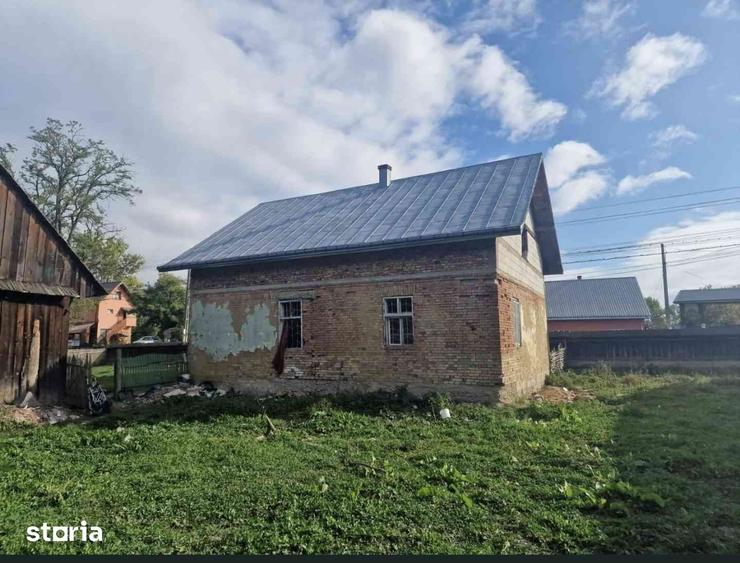 Casă cu 4 camere cu Teren 1500 Mp în Horodnic