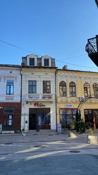 Spațiu comercial, de 240 mp, în Central