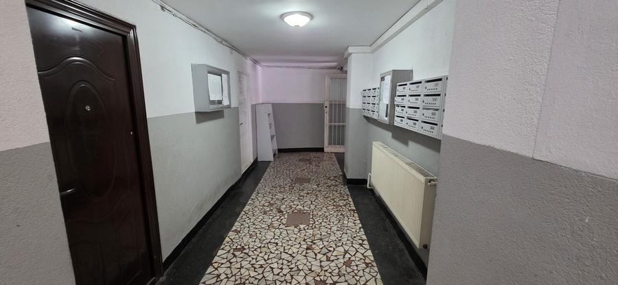 Garsonieră decomandată în P-ța Universității