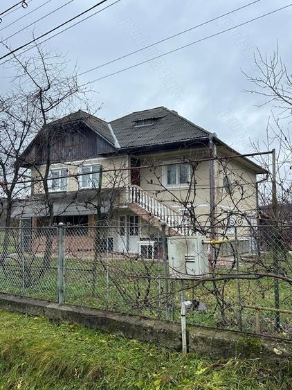 Casă cu 3 camere în Central