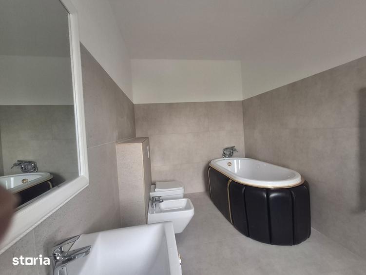 Casă cu 5 camere cu Teren 477 Mp în Bârnova