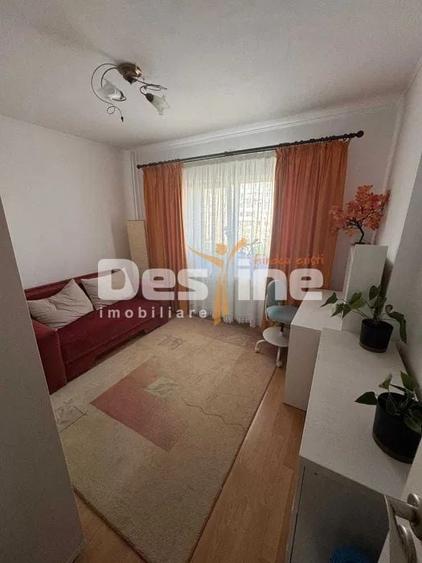 Apartament cu 3 camere semidecomandat, mobilat în Drumul Taberei