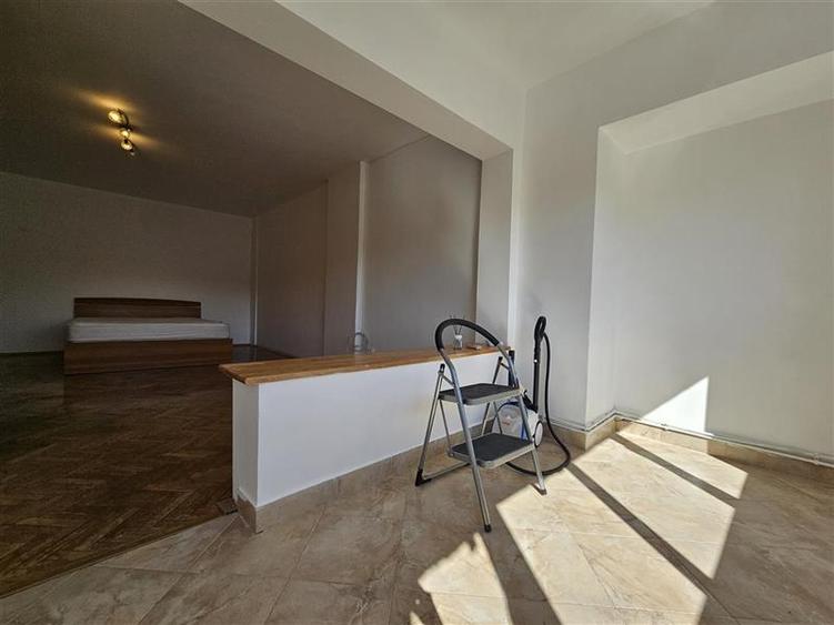 Apartament cu 2 camere decomandat în Ultracentral