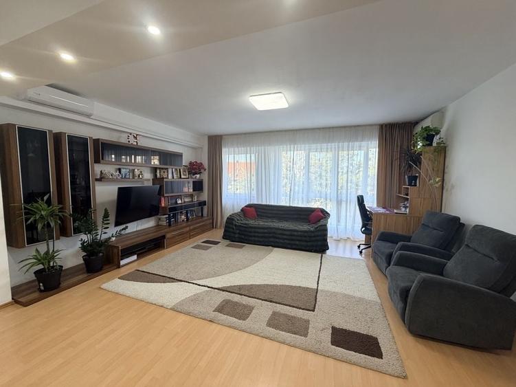 Apartament cu 2 camere decomandat în Iosia