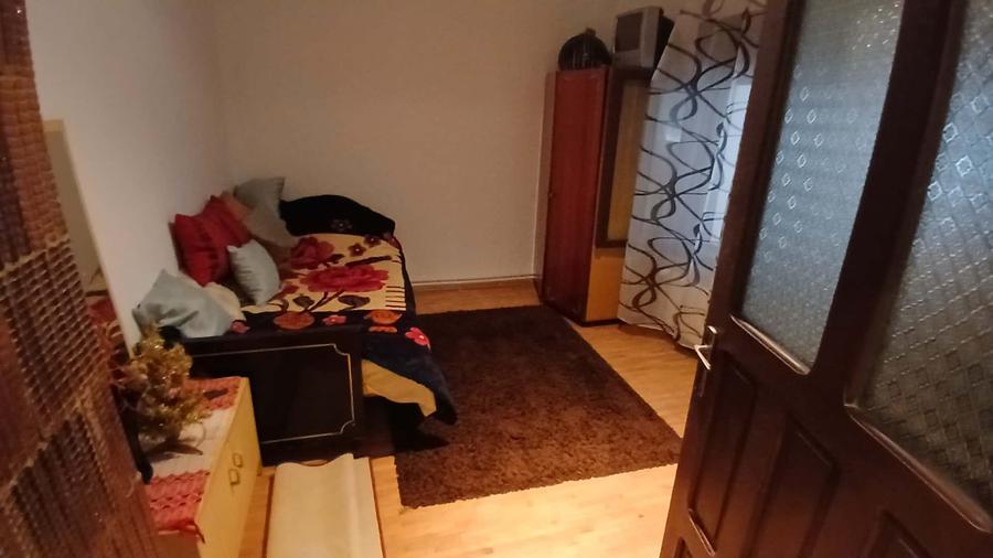 Casă individuală cu 8 camere cu Teren 450 Mp în Caransebeș
