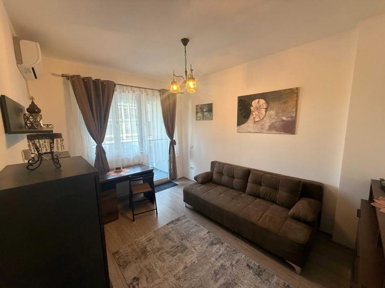 Garsonieră decomandată în Central