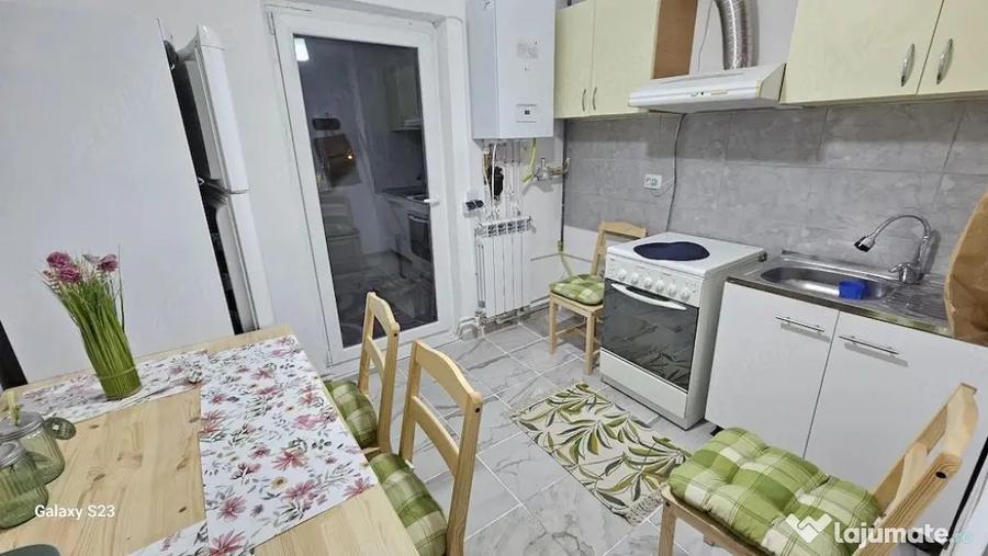 Apartament cu 2 camere decomandat, mobilat în Piața Centrală