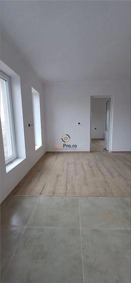 Casă cu 2 camere cu Teren 700 Mp în Variaș