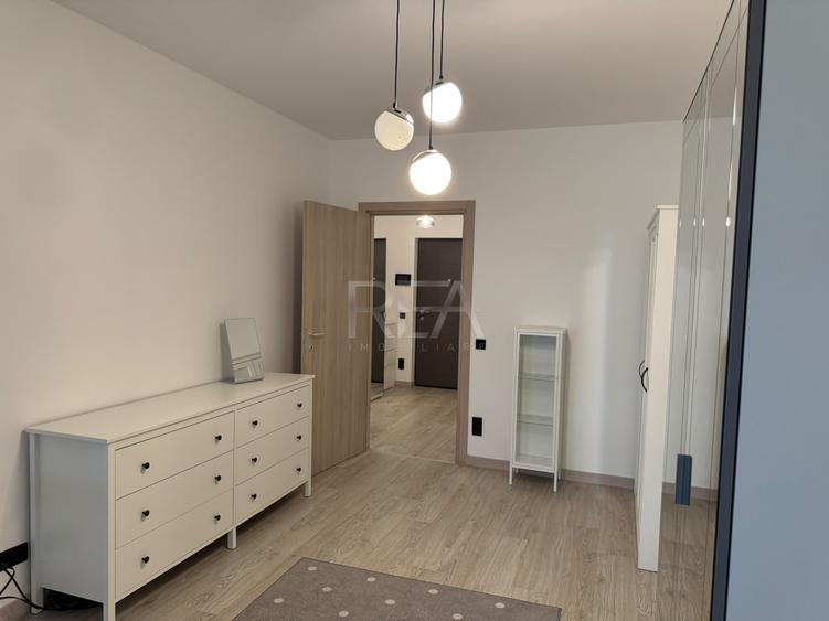 Apartament cu 3 camere decomandat, mobilat în Vitan