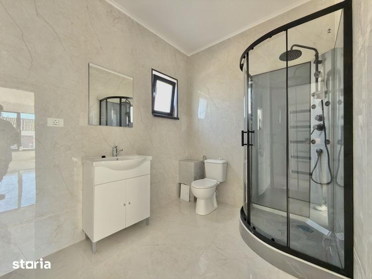 Casă cu 4 camere cu Teren 300 Mp în Lumina