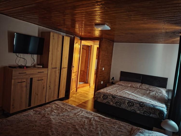 Casă individuală cu 4 camere cu Canalizare în Întregalde