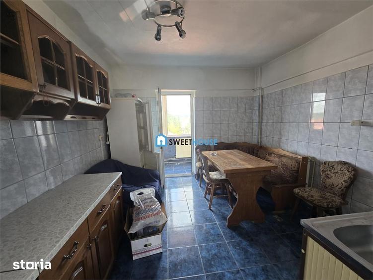 Apartament cu 3 camere decomandat în Central