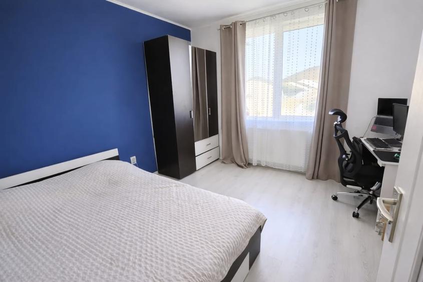 Apartament cu 3 camere decomandat în Florești